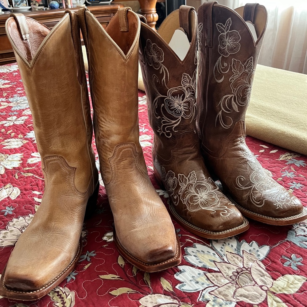 Cleo + Wolf and Shyanne
BUNDLE of SIZE 9 Cowgirl Boots